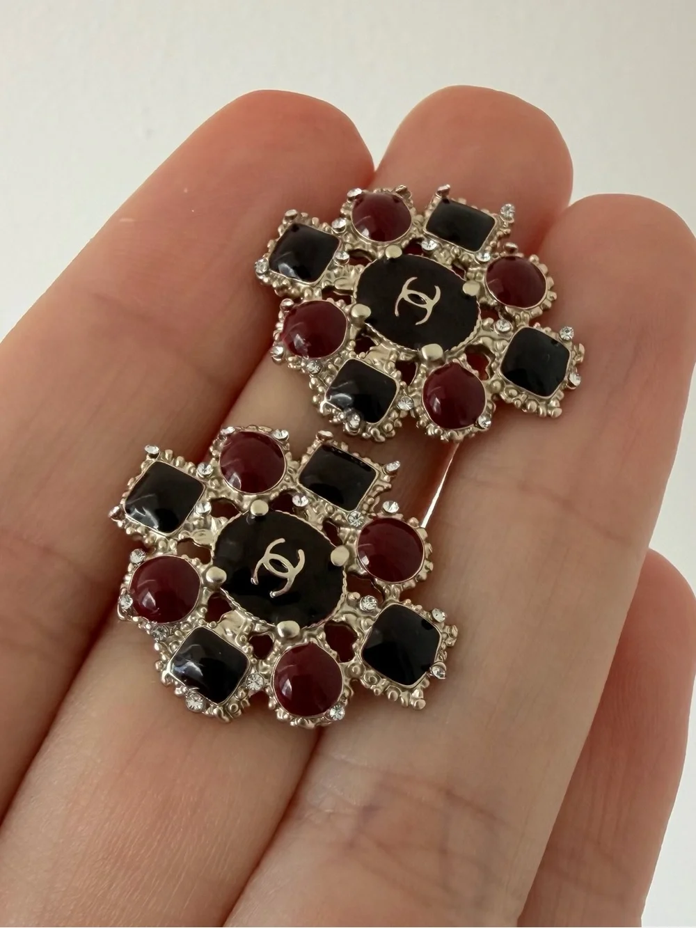 CHANEL post back